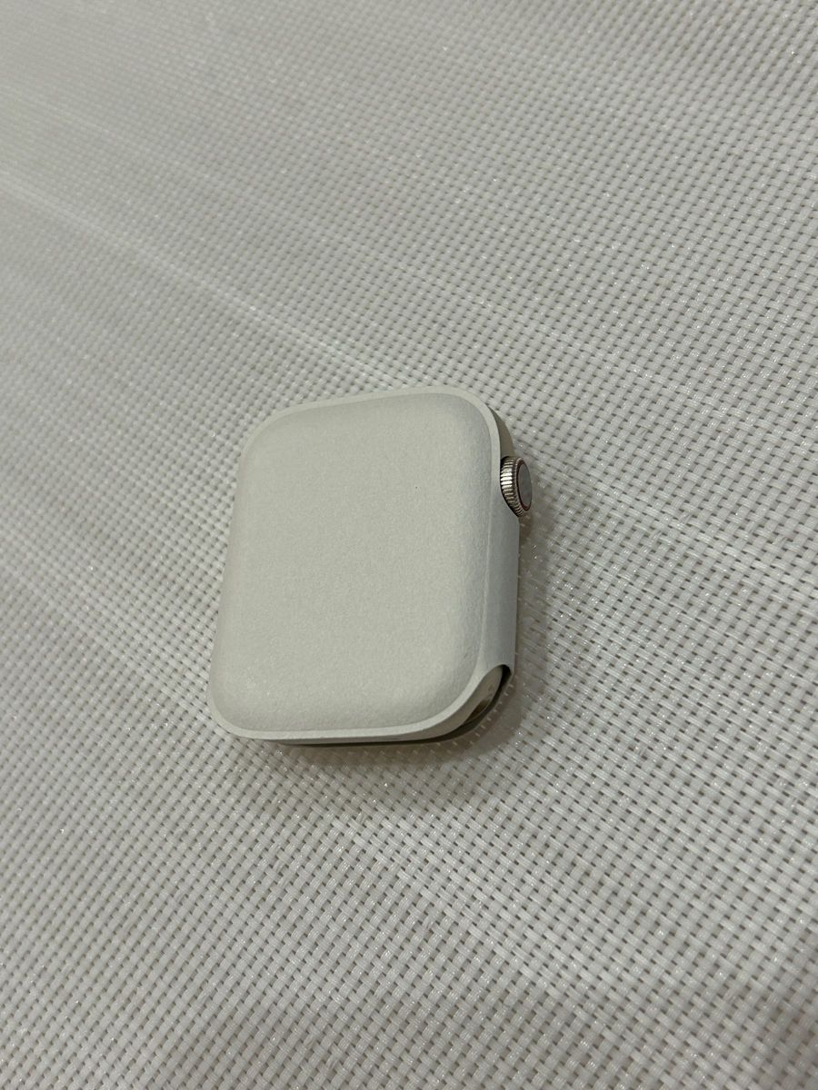 極美品】Apple Watch 9 セルラー 45mm スターライト アルミ 極美品】Apple Watch 9 セルラー 45mm スターライト アルミ