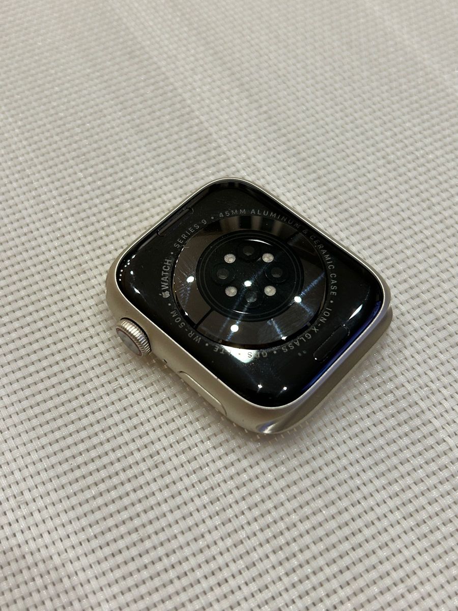 極美品】Apple Watch 9 セルラー 45mm スターライト アルミ 極美品】Apple Watch 9 セルラー 45mm スターライト アルミ