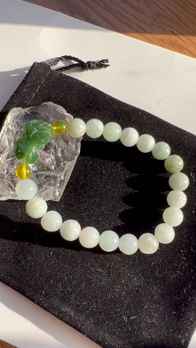 和田玉貔貅と翡翠ブレスレット!