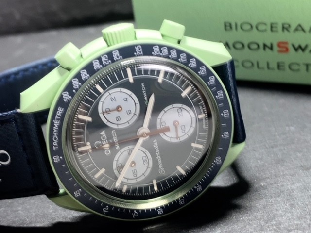 新品 Swatch × Omega スウォッチ × オメガ SO33G100 スピードマスター ミッションオン アース バイオセラミック ムーンスウォッチ 腕時計_画像5