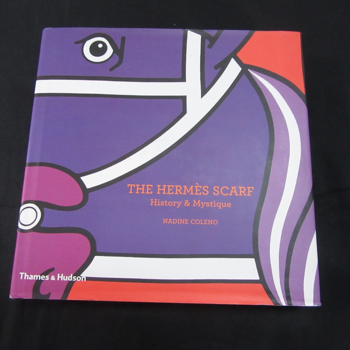 洋書 『THE HERMES SCARF History&Mystique』 ■送料無料 エルメス スカーフの歴史と神秘 パターン デザイン集 英語　Nadine Coleno★_画像1