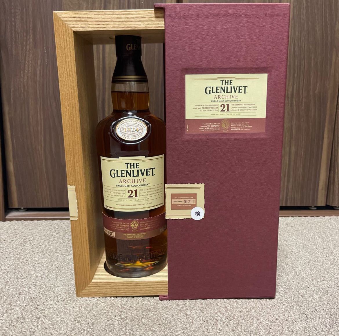 【送料無料】 終売ウイスキー GLENLIVET 21年 ザ グレンリベット アーカイブ 21年 箱付き1本