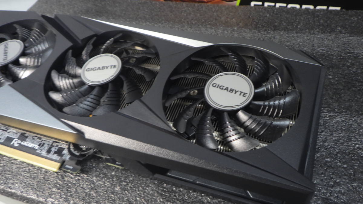 ■GIGABYTE■GeForce RTX 3060 GAMING OC 12G■GV-N3060GAMING OC-12GD Rev.2.0■中古■　★即決★_画像2