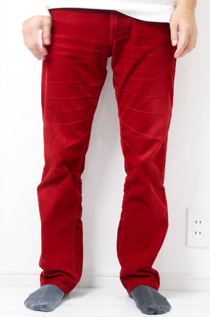 【美品】ルイヴィトン　値段10万くらい　コーデュロイパンツ　メンズ　赤　カシミア混　40サイズ　クリスマス LOUIS VUITTON_モデル身長173cm 