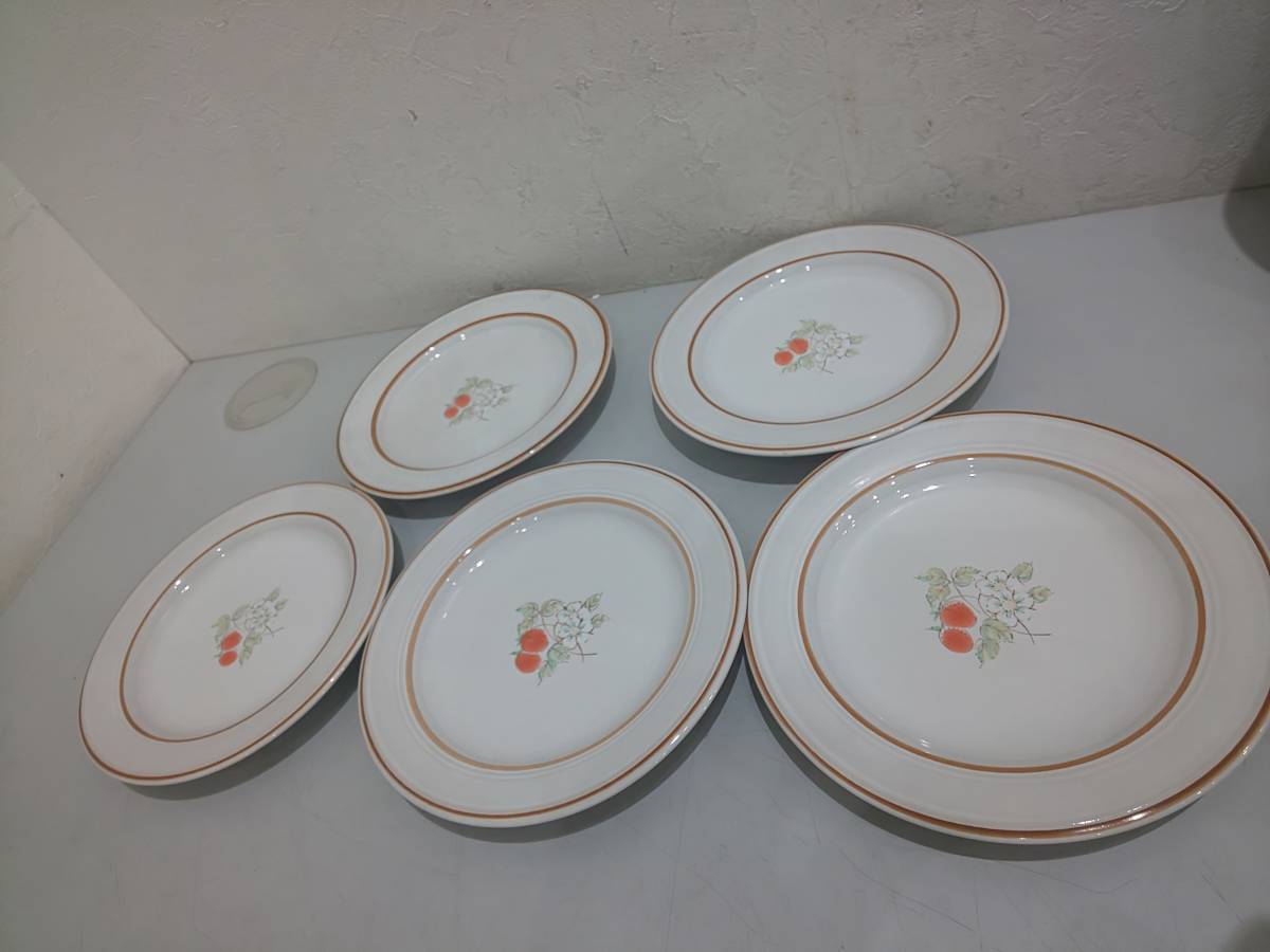 54327★table WARE A＆E たち吉 苺　直径16.5㎝　5客 小皿_画像1