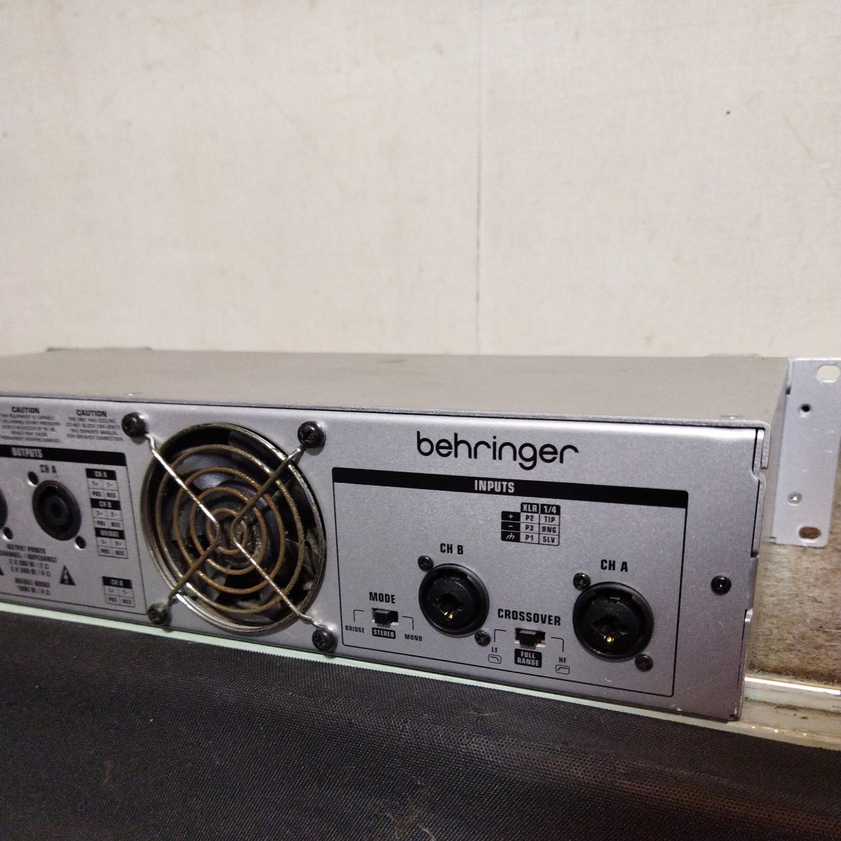 BEHRINGER☆ベリンガーパワーアンプ☆iNUKE NU1000 BEHRINGER☆ベリンガーパワーアンプ☆iNUKE NU1000