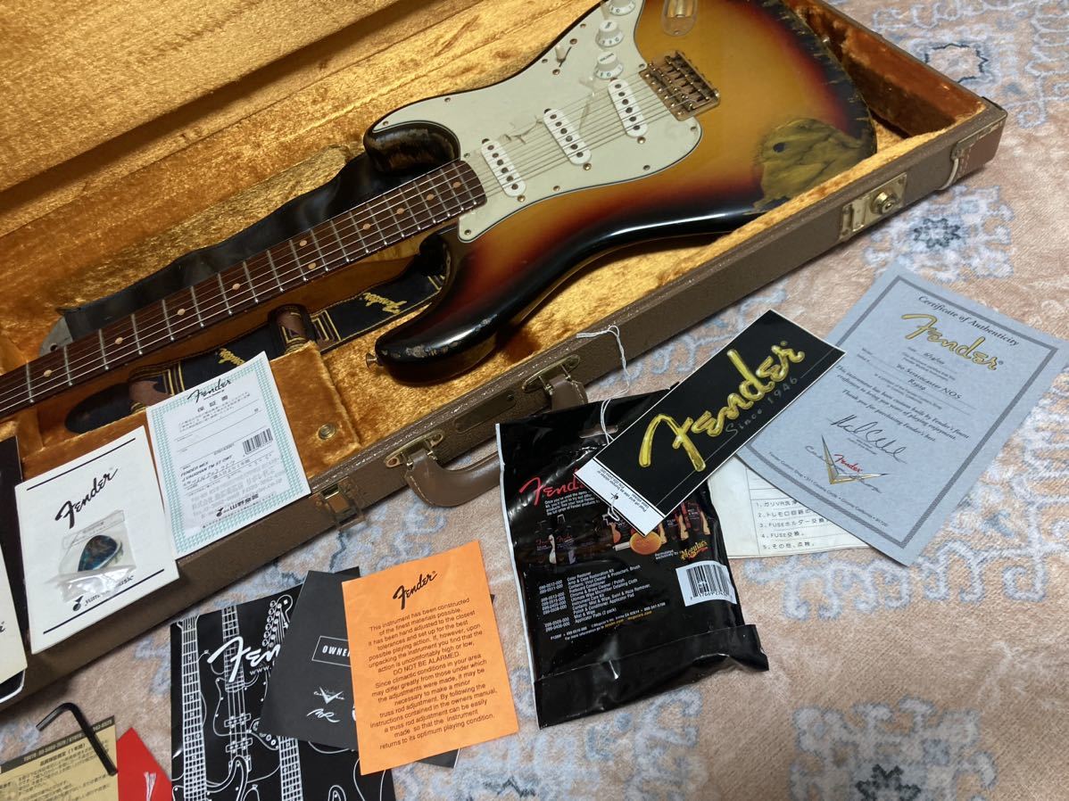 Fender エレキギター STRATOCASTER R2929 _画像3