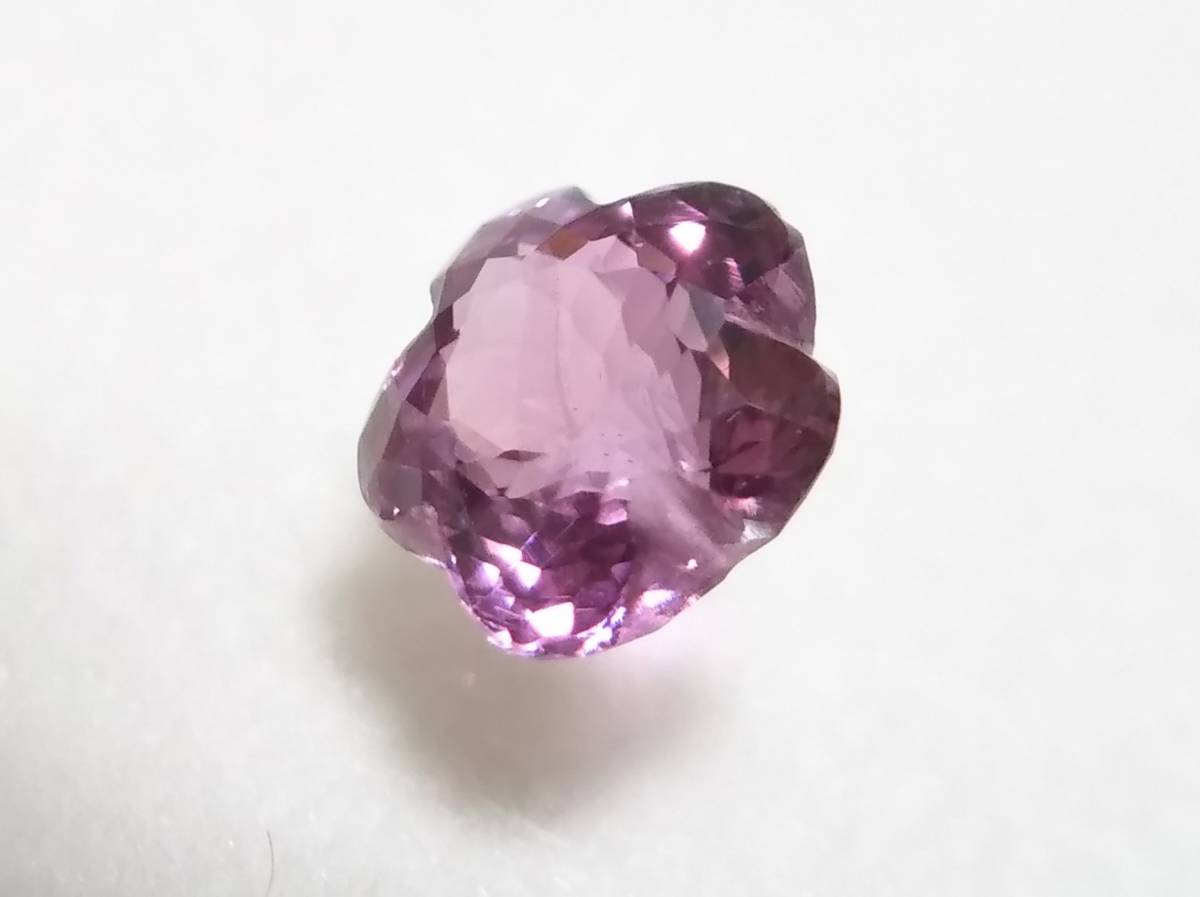 天然 ロードライトガーネット　1.047ct　パープル系　フラワーカット　5.95mm×5.82mm_画像2