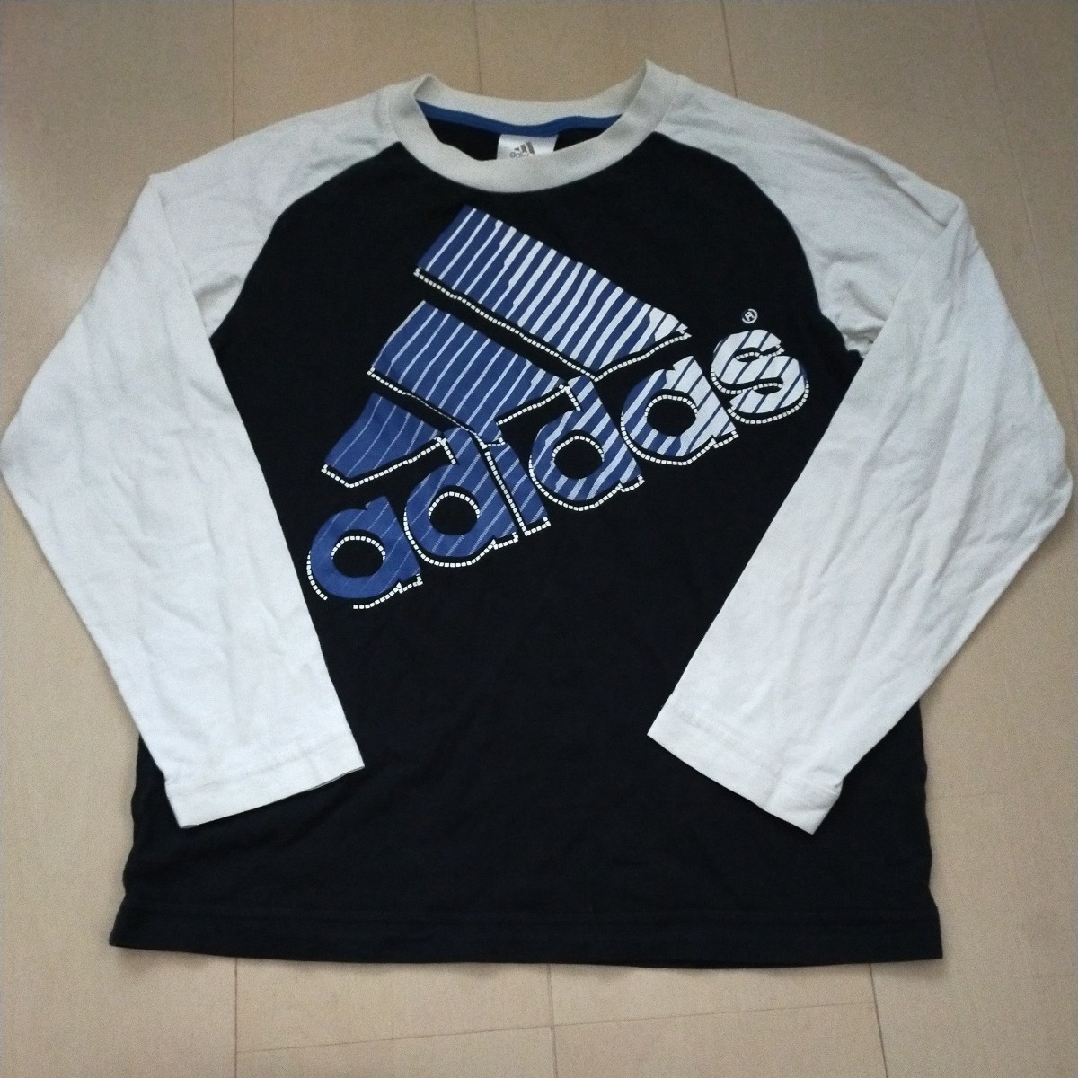 adidas　140cm 長袖Ｔシャツ アディダス　ロンT　子供　キッズ　ジュニア _画像1