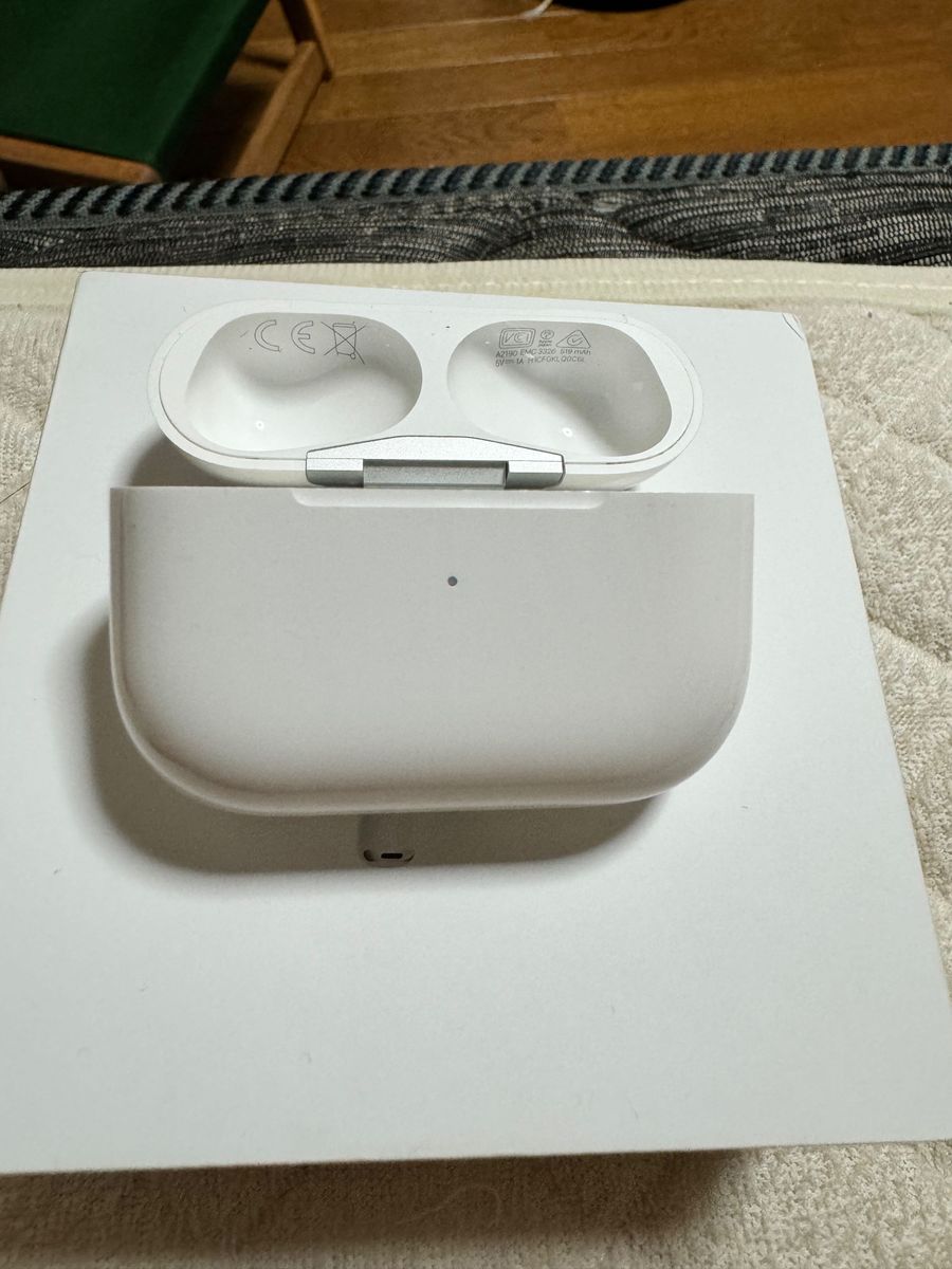 美品！！AirPods 第三世代　充電ケース　エアーポッズ　充電器　Apple正規品　 ワイヤレスイヤホン アップル　