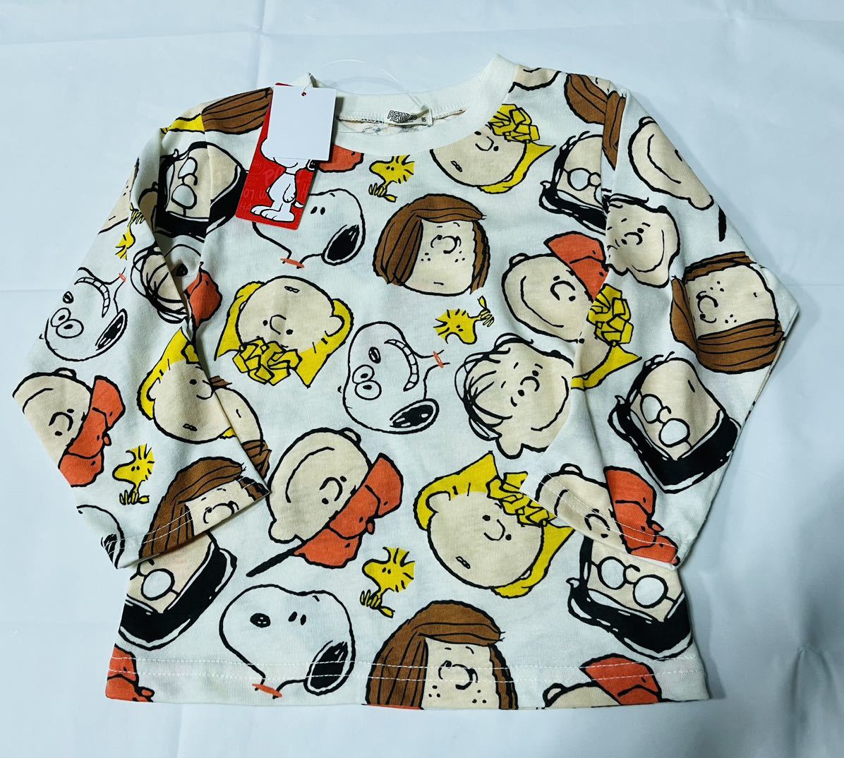 ★2258*激安sale!!新品 こども服 　長袖Tシャツsize130　1枚★PEANUTS.スヌーピー_画像1