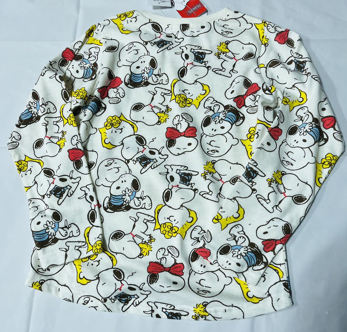 ★384*激安sale!!新品 こども服 　長袖Tシャツsize120　1枚★PEANUTS.スヌーピー_画像1