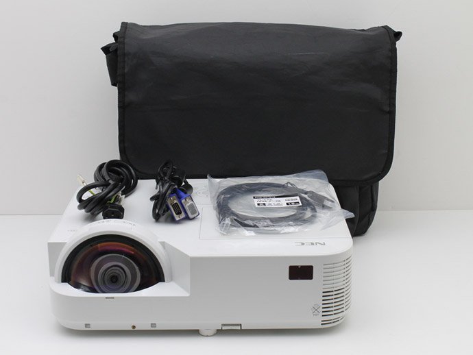 送料無料♪ NEC 短焦点プロジェクター ViewLight NP-M353WSJD 3,500ルーメン ランプ使用時間 200H以内 レンズキズ有り Q53N
