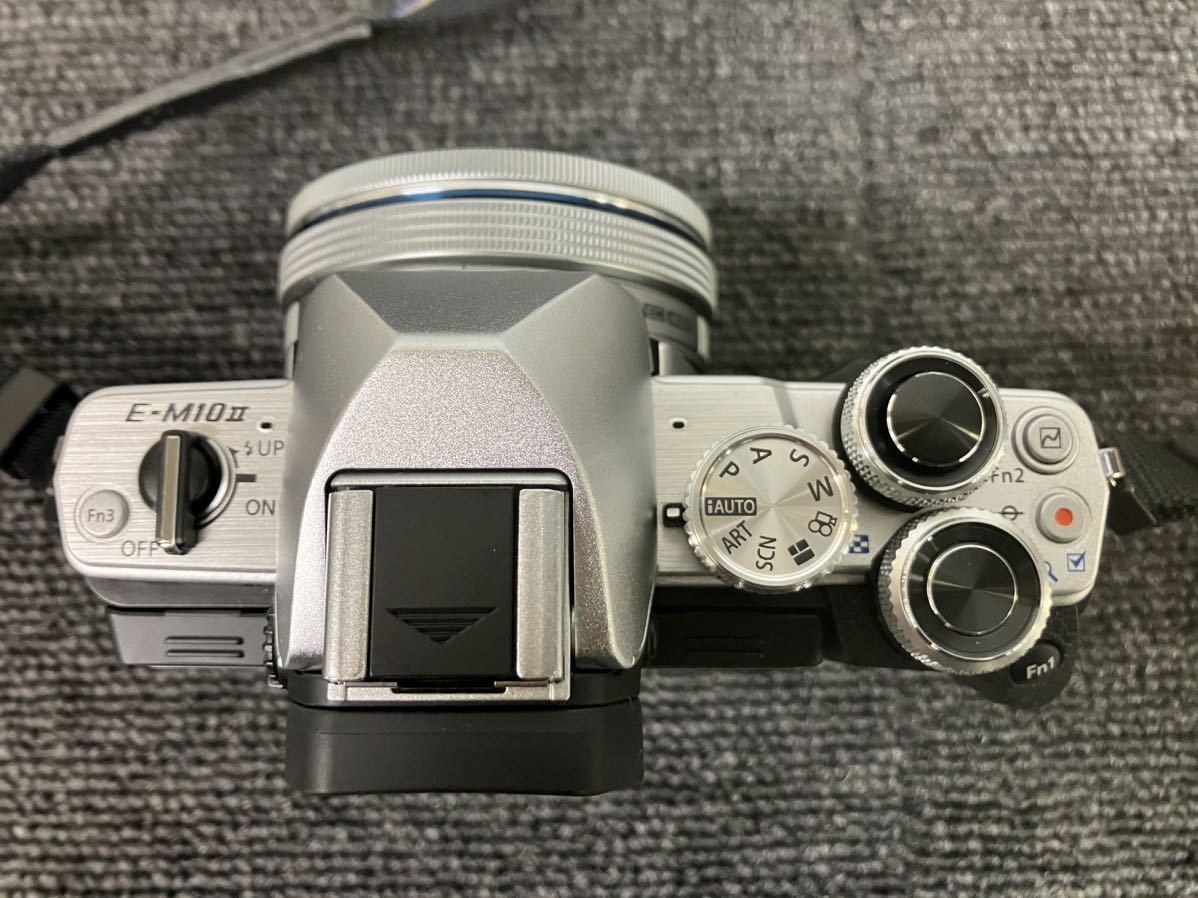 ★【売り切り】OLYMPUS（オリンパス）デジタルカメラ E-M10Mark II レンズ M.ZUIKO DIGITAL 14-42mm f3.5-5.6 40-150mm f4-5.6_画像3