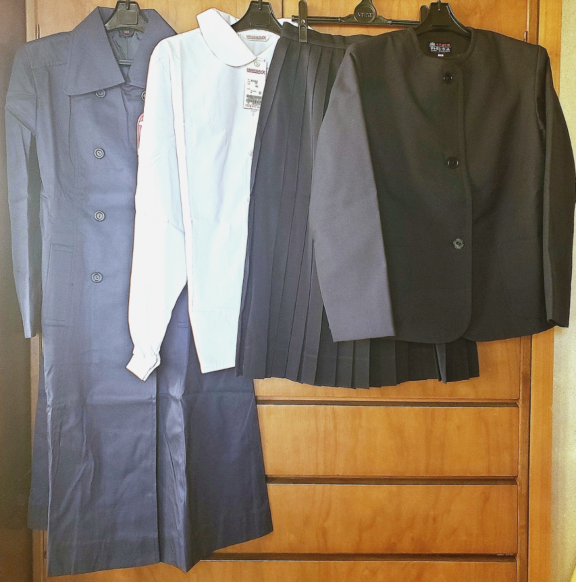ブレザー制服、スクールスカート、ブラウス、スクールコート 新品・未使用と保管品/ 女子制服 通学服_画像1