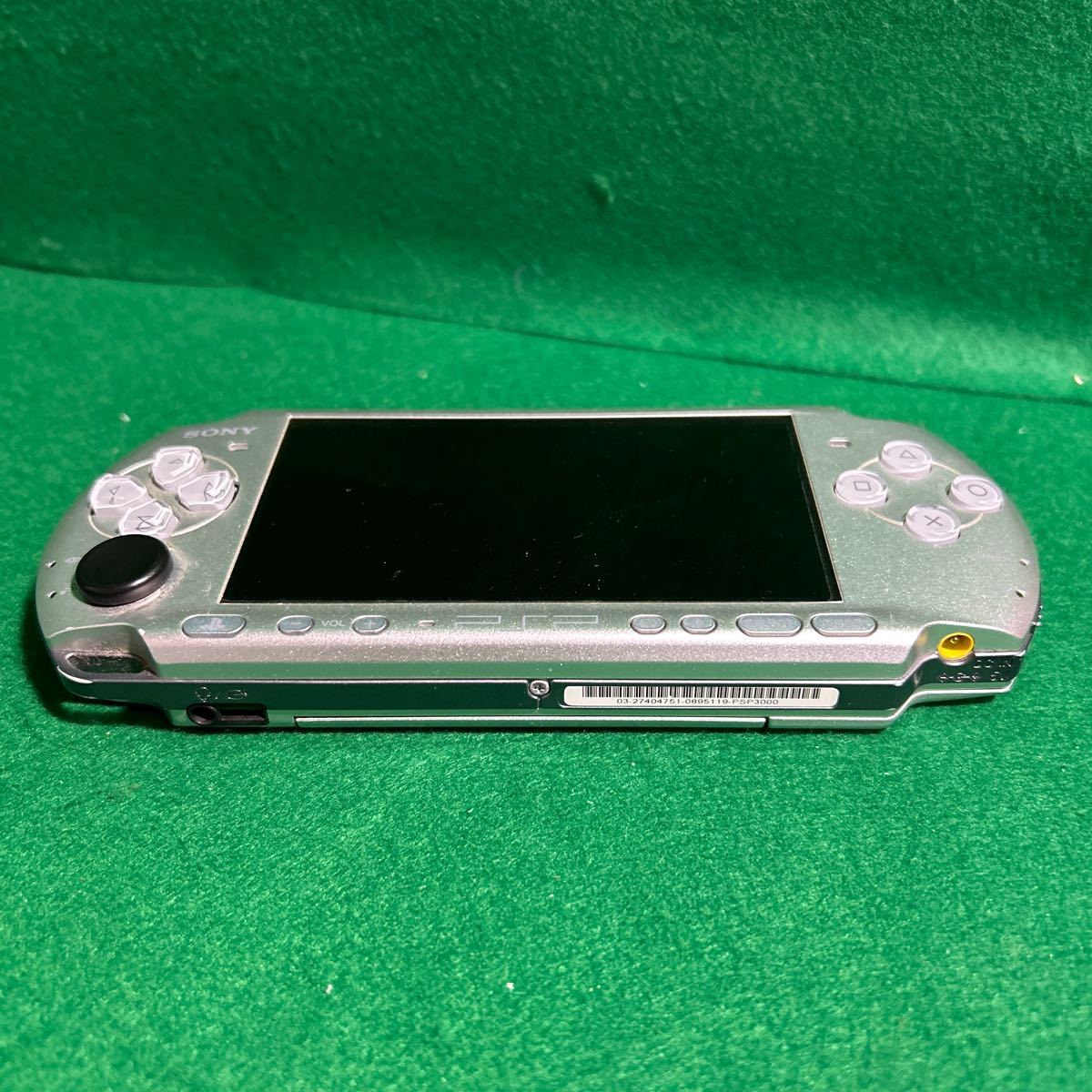 PSP 3000 SONY 動作品　動作良好　綺麗　シルバー　１円スタート_画像1