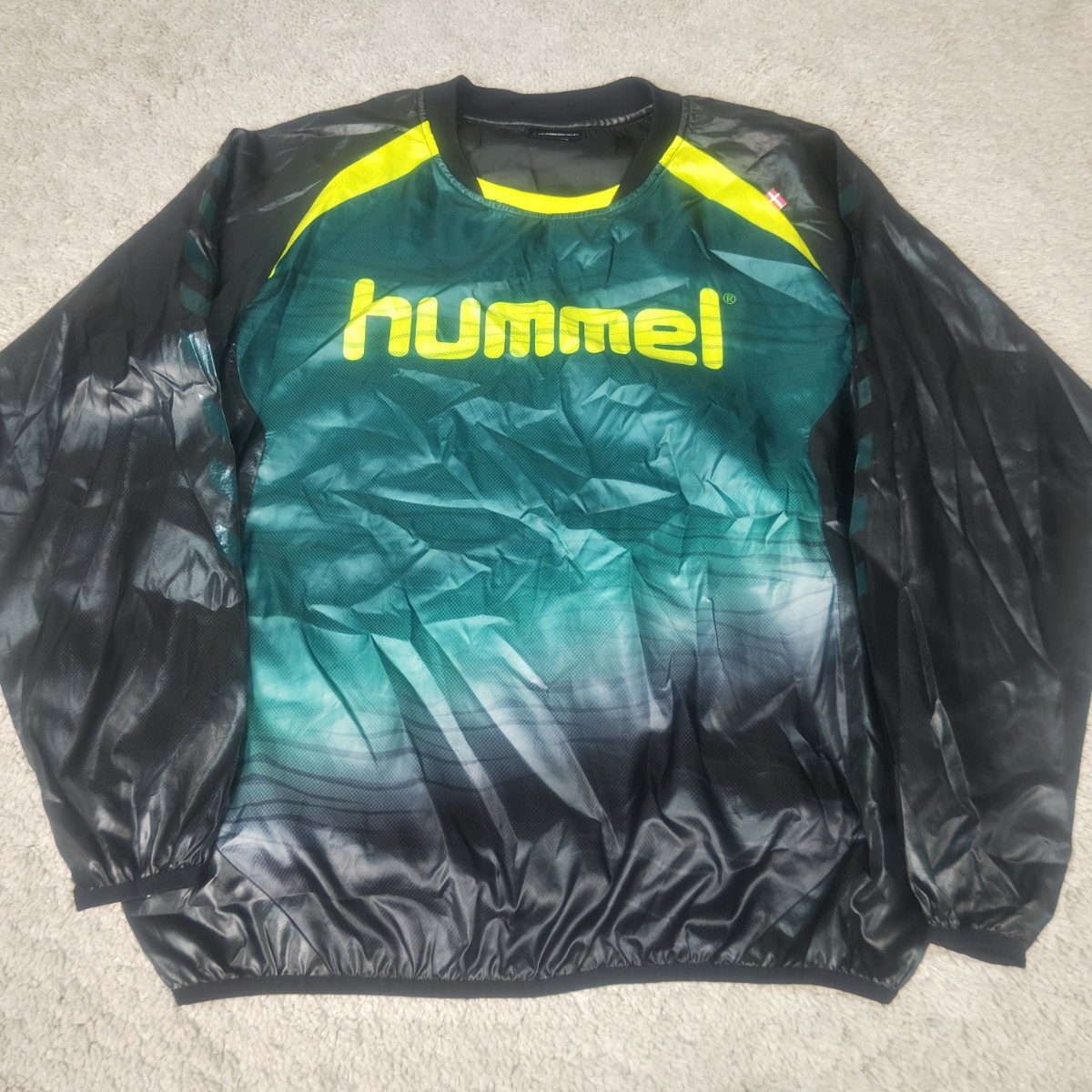 hummel ヒュンメル ピステ 上下セット Sサイズ 黒×緑 ウィンドブレーカー セットアップ サッカー フットサル トレーニングウェア 薄手_画像2