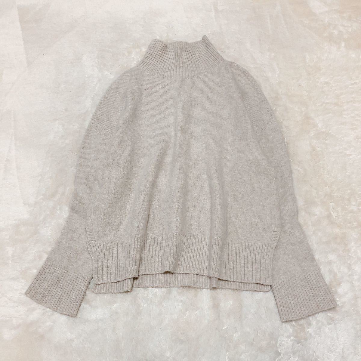 UNTITLED アンタイトル ハイネック ニット プルオーバー セーター ウール 羊毛 カシミヤ 日本製 イタリア製糸使用　グレージュ 2 M