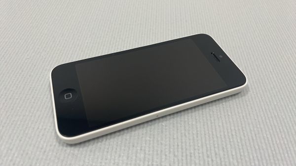 iPhone5c ME541J/A docomo Apple スマホ 【5757】_画像2