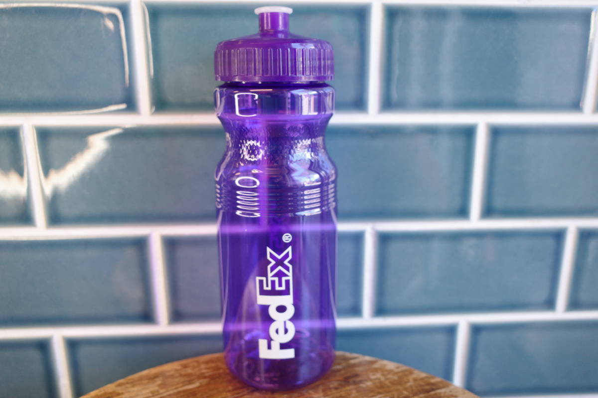 新品　FedEx フェデックス　ウォーターボトル　水筒　アメリカ製　ウォーキング　アウトドア　キャンプ　ランニング　企業_画像1