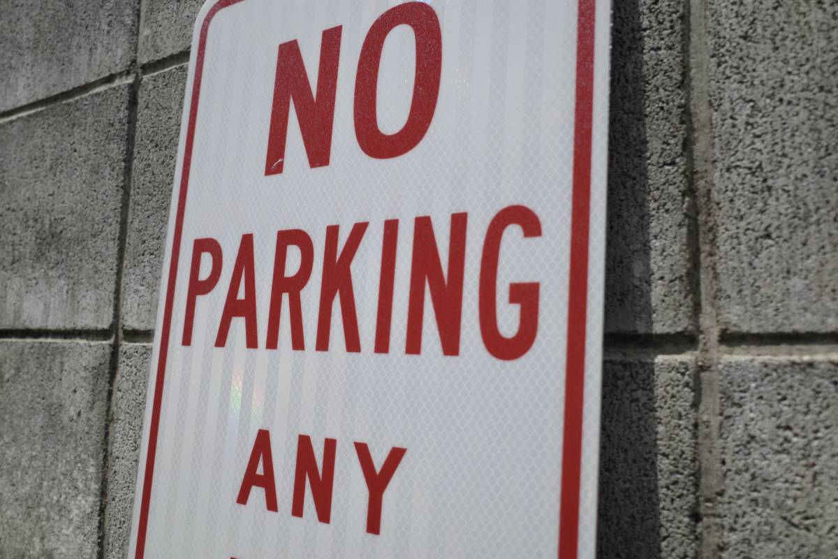 新品 NO PARKING 駐車禁止 ロードサイン トラフィックサイン 世田谷ベース アメリカ製 インテリア 店舗ディスプレイの画像2