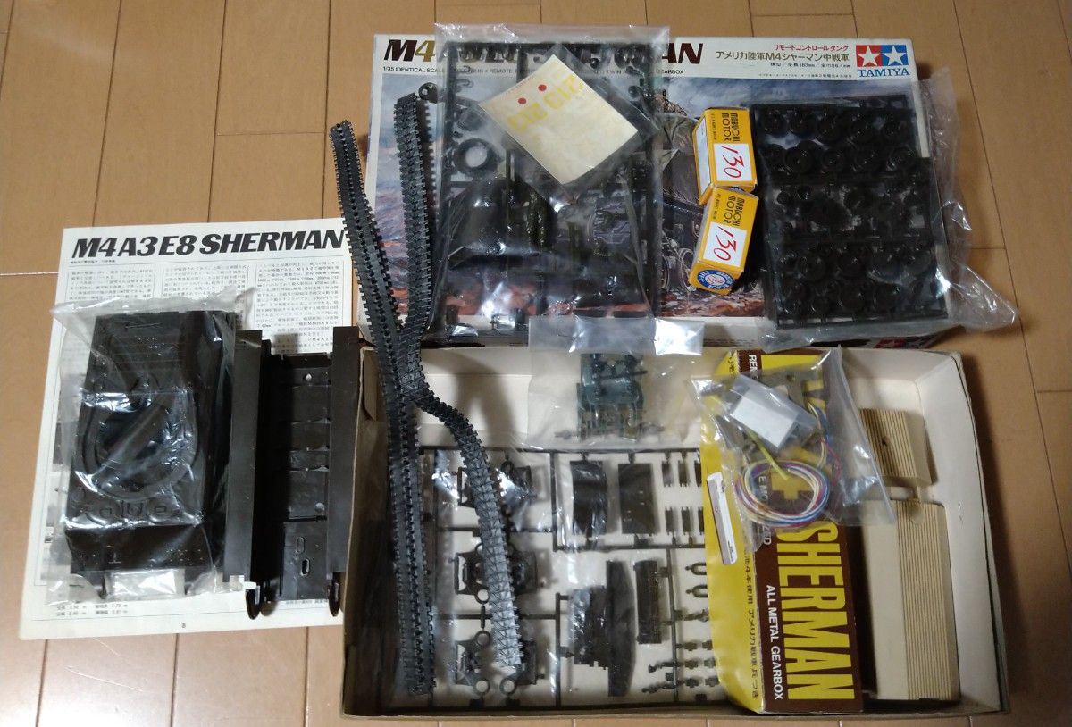 1/35 タミヤ M4シャーマン リモコン(小鹿628) & シングル(小鹿50 1/35 タミヤ M4シャーマン リモコン(小鹿628) & シングル(小鹿50