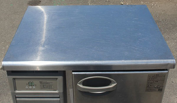 wz91281 フクシマ テーブル型 台下 冷凍庫 コールドテーブル YRC-081FM1 中古 2012年製 100V50/60HZ 横幅750mm 厨房 業務用の画像3