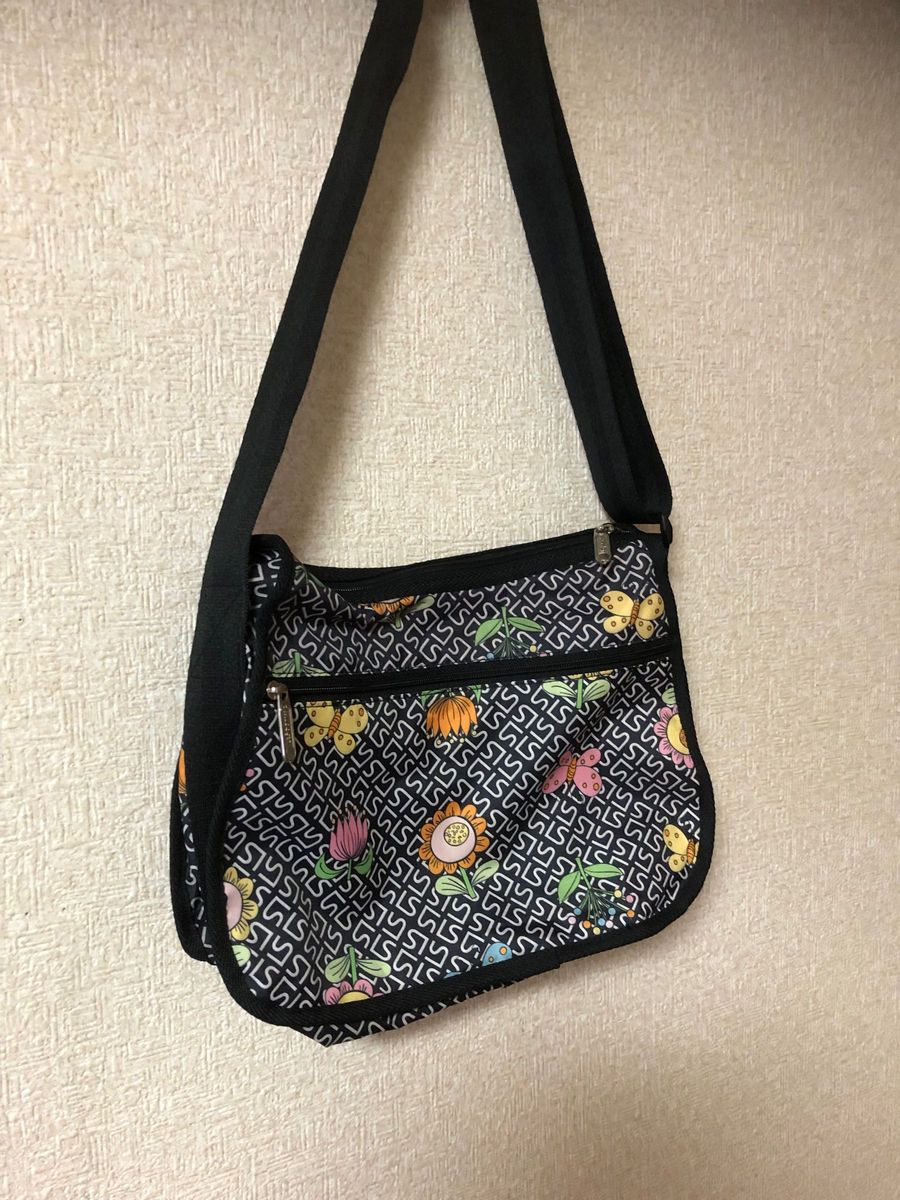 値下げ不可　ヴィンテージ　アメリカ製　ショルダーバック LeSportsac 花柄 ナイロン レスポートサック