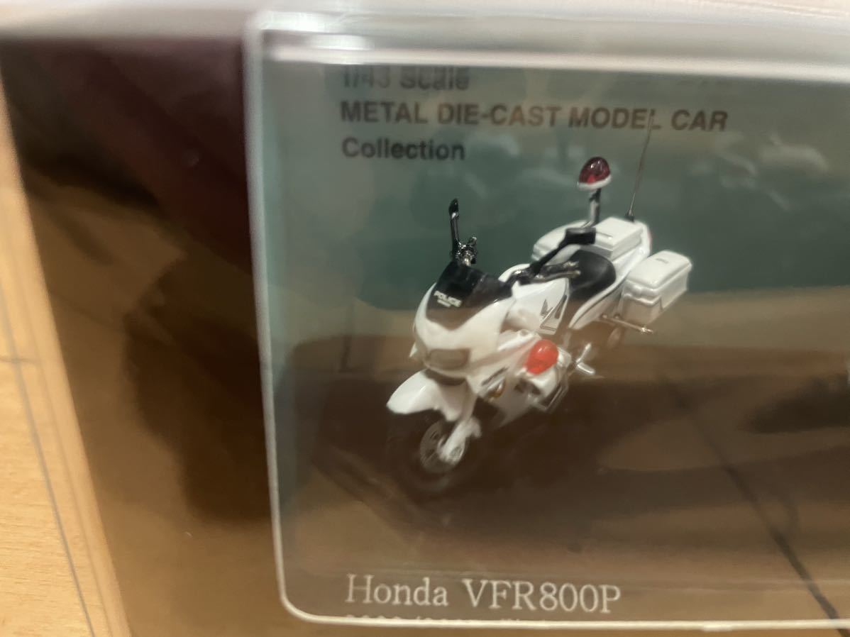 限定車　完全未使用　レイズ 1/43 ホンダ　VFR800P　2002-2007　警察仕様　交通取締用自動二輪車　白バイ　オフィシャルショップ限定モデル_画像2