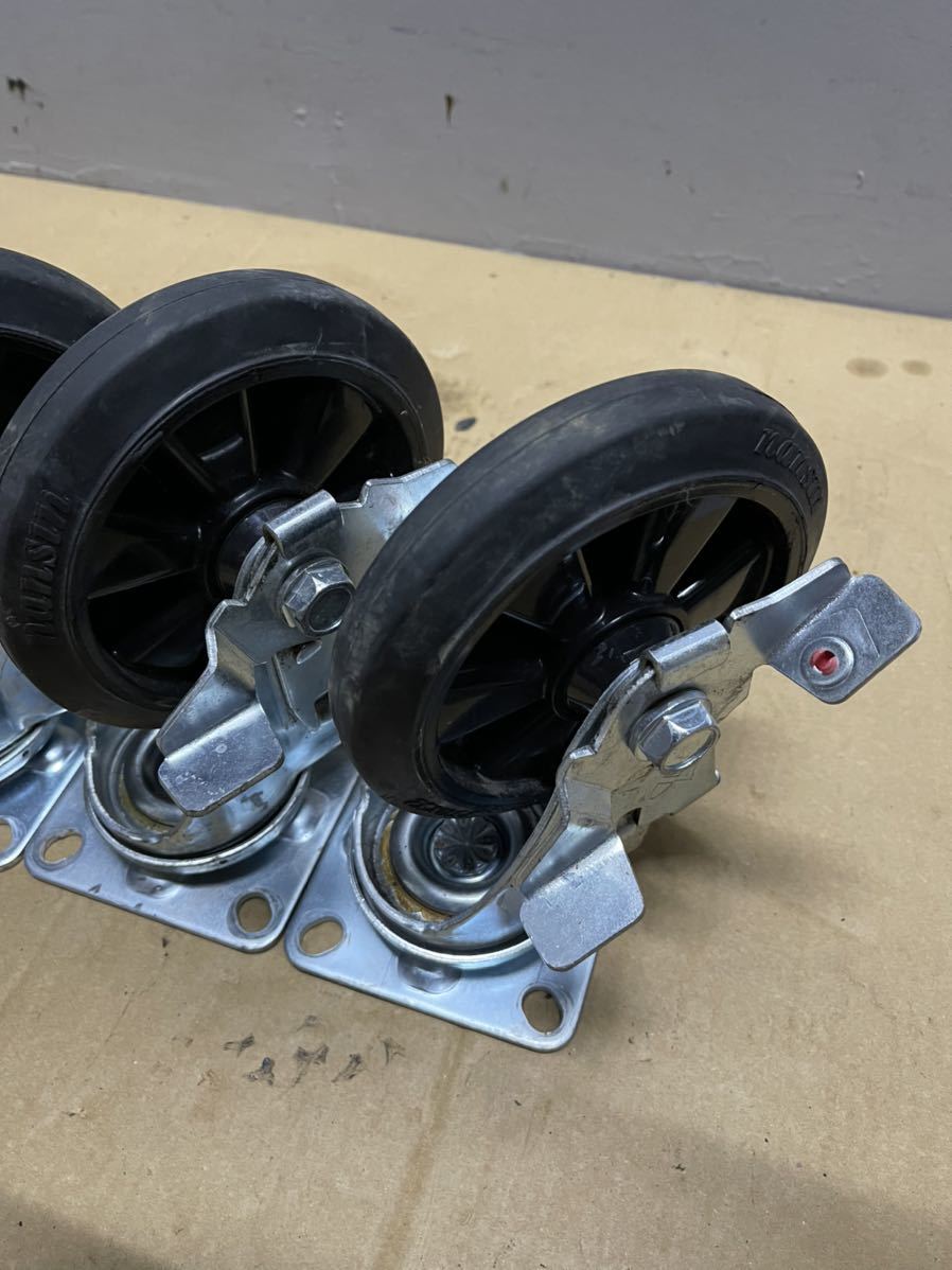 良品 大型キャスターC-150 （4個セット自在２個ブレーキ付き２個）直径150　台車 車輪100セットまで対応可能2019〜2021年製（2）_画像2