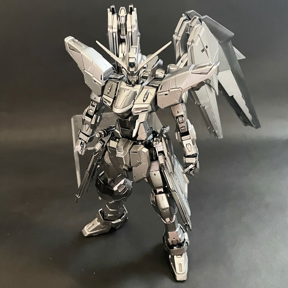 MG 1/100 フリーダムガンダム Ver.2.0 ガンダムベース限定 シルバーコーティング イメージ塗装品 ※通常 ガンプラ の 塗装済み 完成品  です item details | Yahoo! JAPAN Auction | One Map by FROM JAPAN