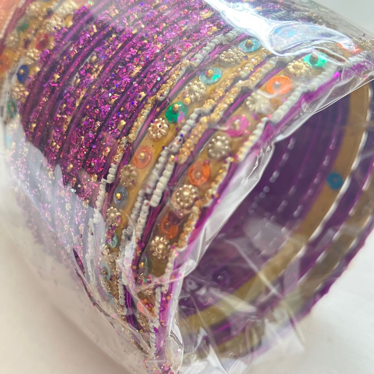 【新品未開封】インドのお土産　バングル　ブレスレット　パープル　ビーズ　紫　カラフル　ダンス　衣装　ドレス