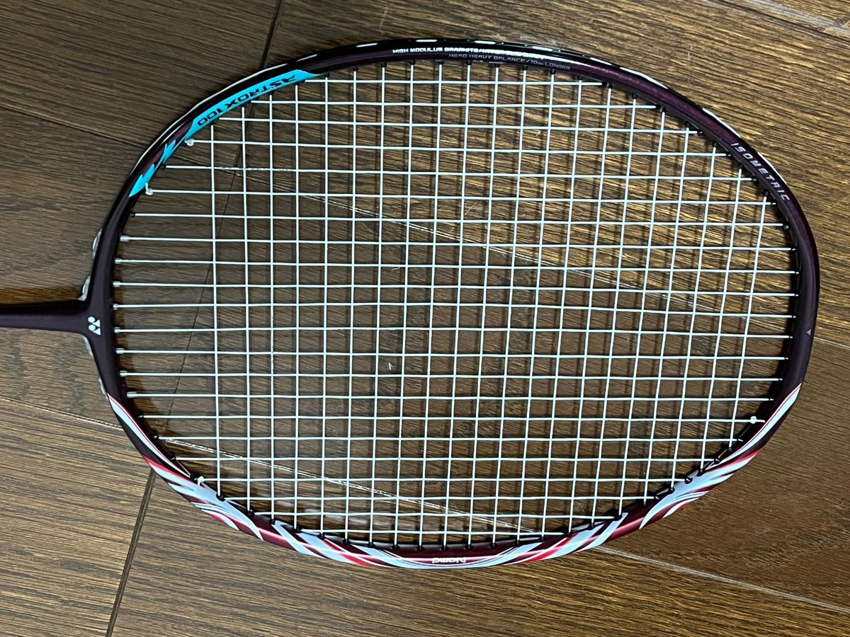 バドミントンラケット美品 アストロクス100ZZ 色サイズ クレナイ バドミントンラケット美品 アストロクス100ZZ 色サイズ クレナイ