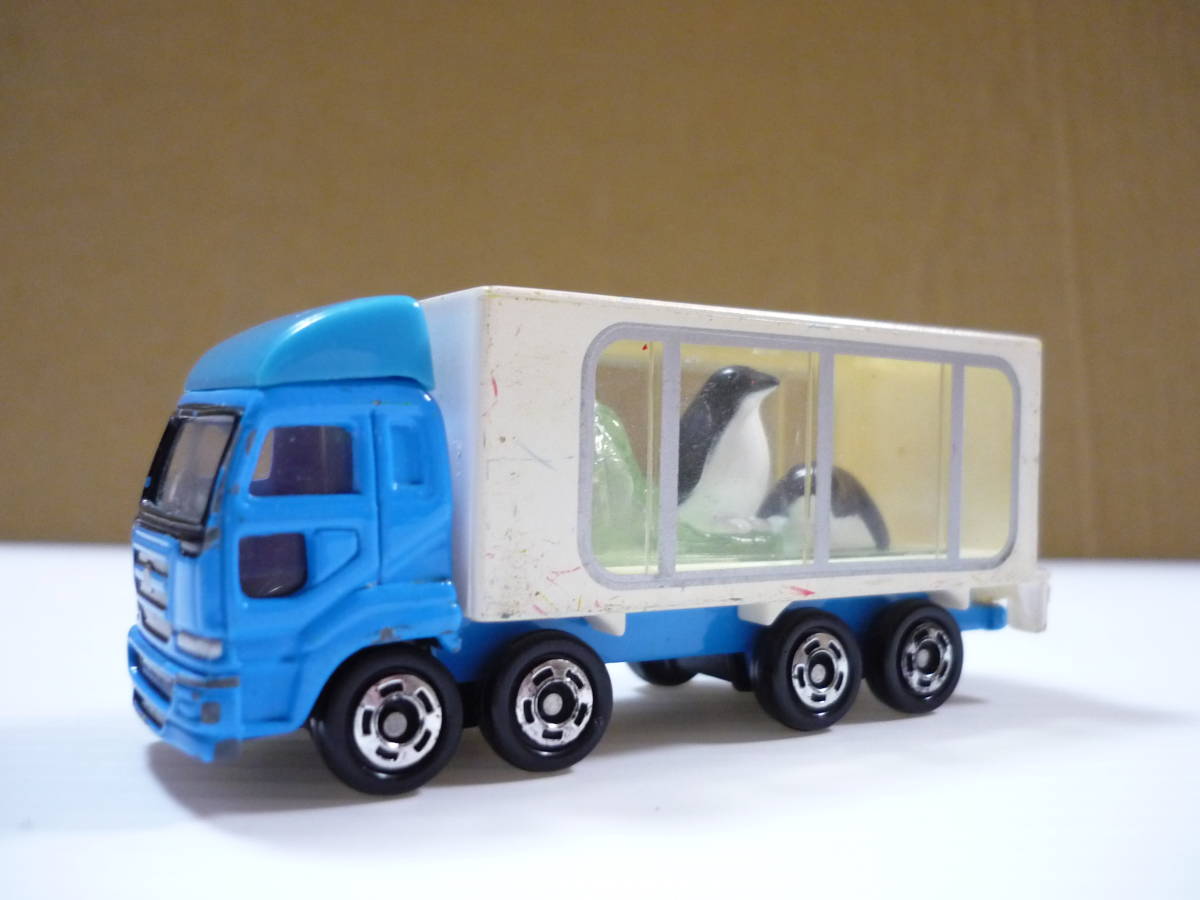 [管00]【送料無料】ミニカー 日産ディーゼル 動物運搬車 ペンギン 2003「トミカ No.65」 タカラトミー ミニチュア_画像1