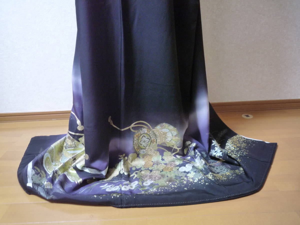 桂由美　黒留袖　結婚式・披露宴　とても豪華な柄のお着物　格式高い5つ紋　　_画像1