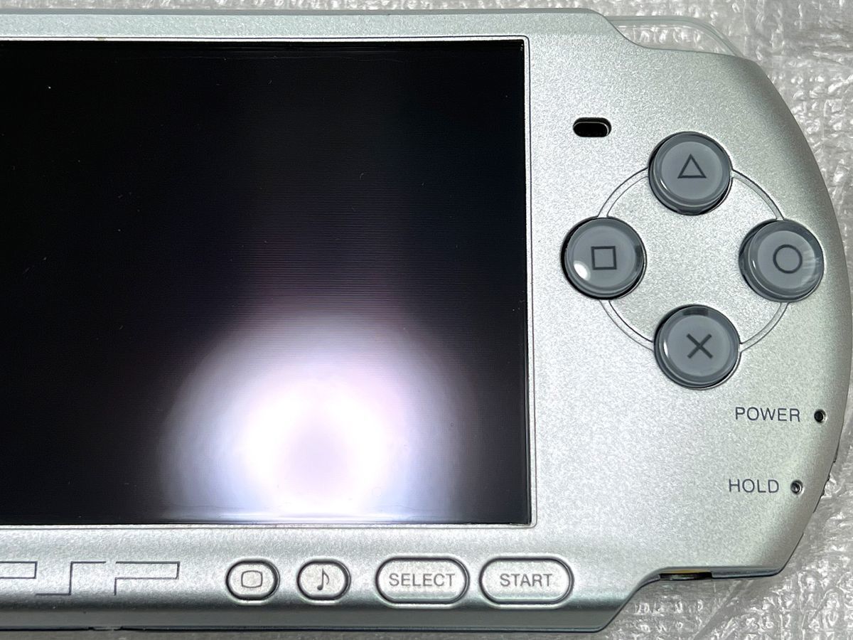 〈ほぼ未使用・極美品・動作確認済み・最終型〉PSP-3000 本体 ミスティックシルバー＋メモリースティック 4GB PlayStation Portable 薄型_画像3