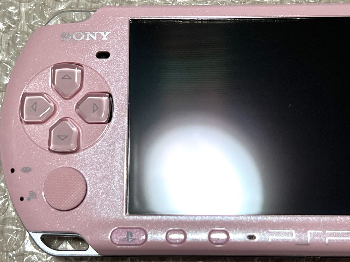 〈本体極美品・動作確認済み〉PSP-3000 本体 ブロッサムピンク ＋メモリースティック 1GB PlayStation Portable 薄型 最終型_画像4
