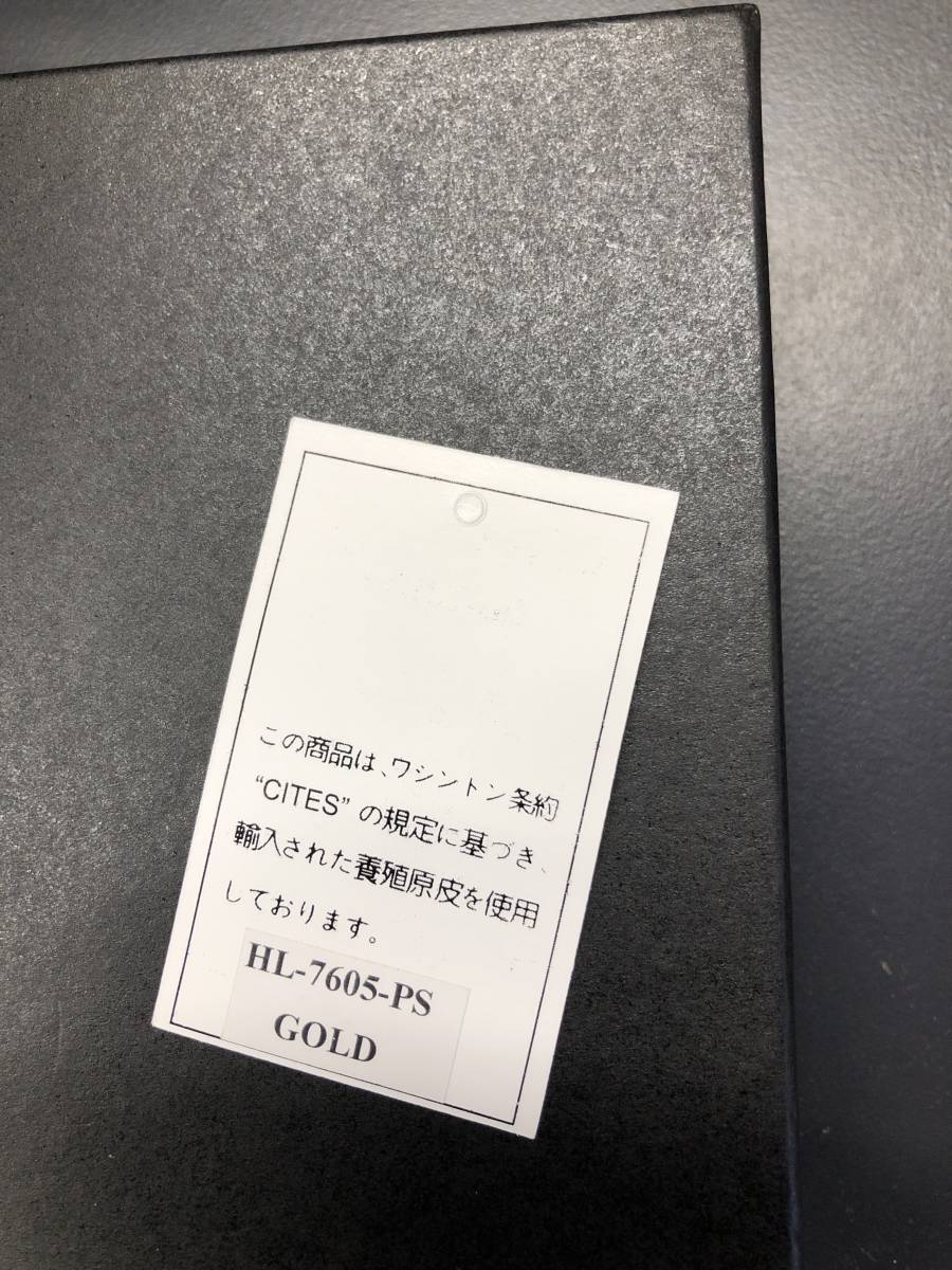 HB8694　二つ折り財布 　財布　レザー パイソン　ヘビ革　ゴールド　　専用袋　箱付き 未使用品_画像8