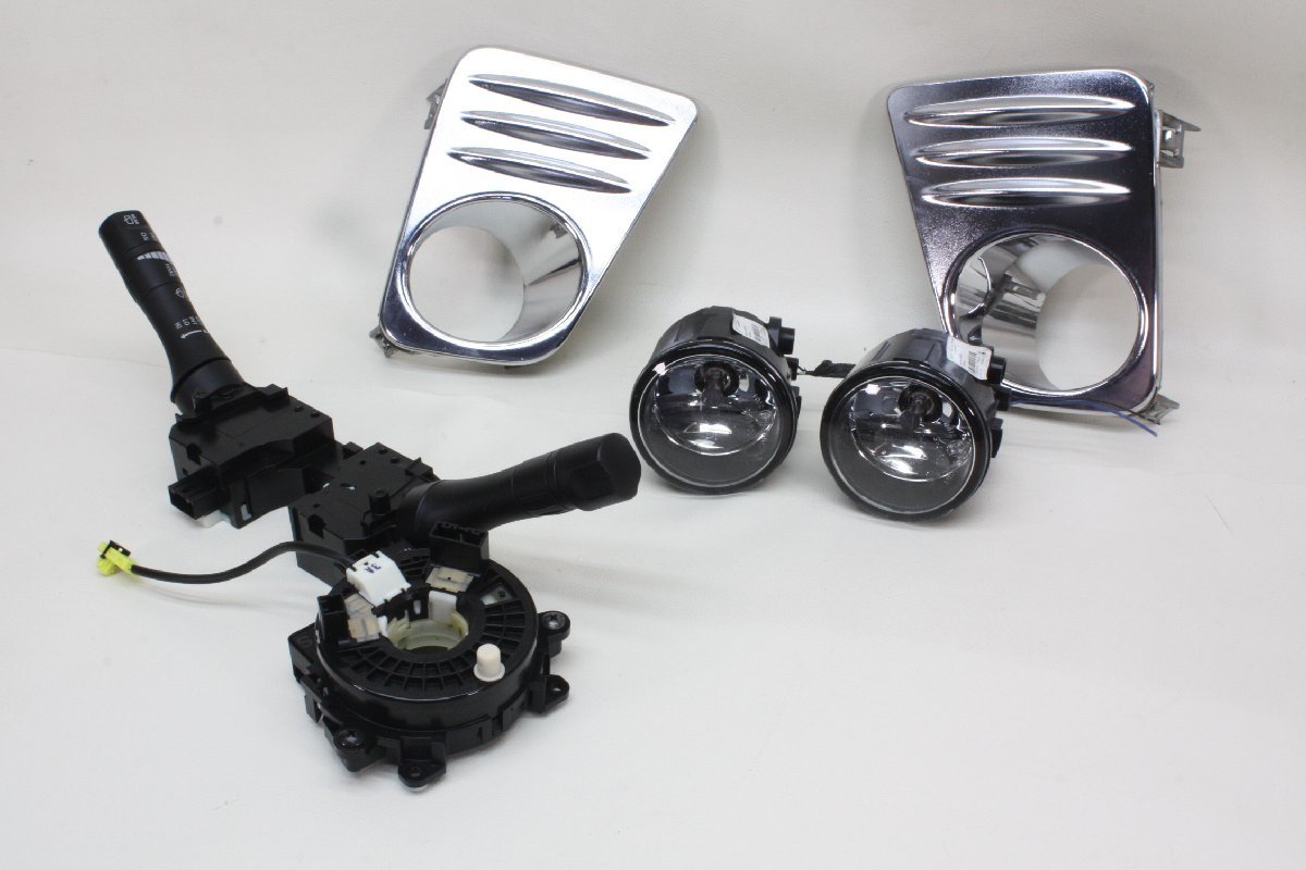FC26 セレナ H23年式 MR20DD ECVT 2WD 78250km 純正 フォグランプ 26150 8993B 左右セット パネル スイッチ付.