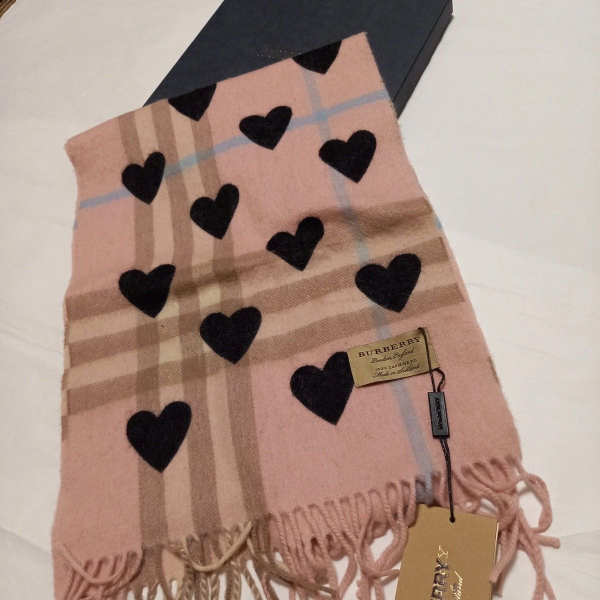 セール セール セール バーバリー BURBERRY マフラー カシミヤ 限定品 ハート柄 タグ付き ピンク ノバチェック セール セール セール バーバリー BURBERRY マフラー カシミヤ 限定品 ハート柄 タグ付き ピンク ノバチェック