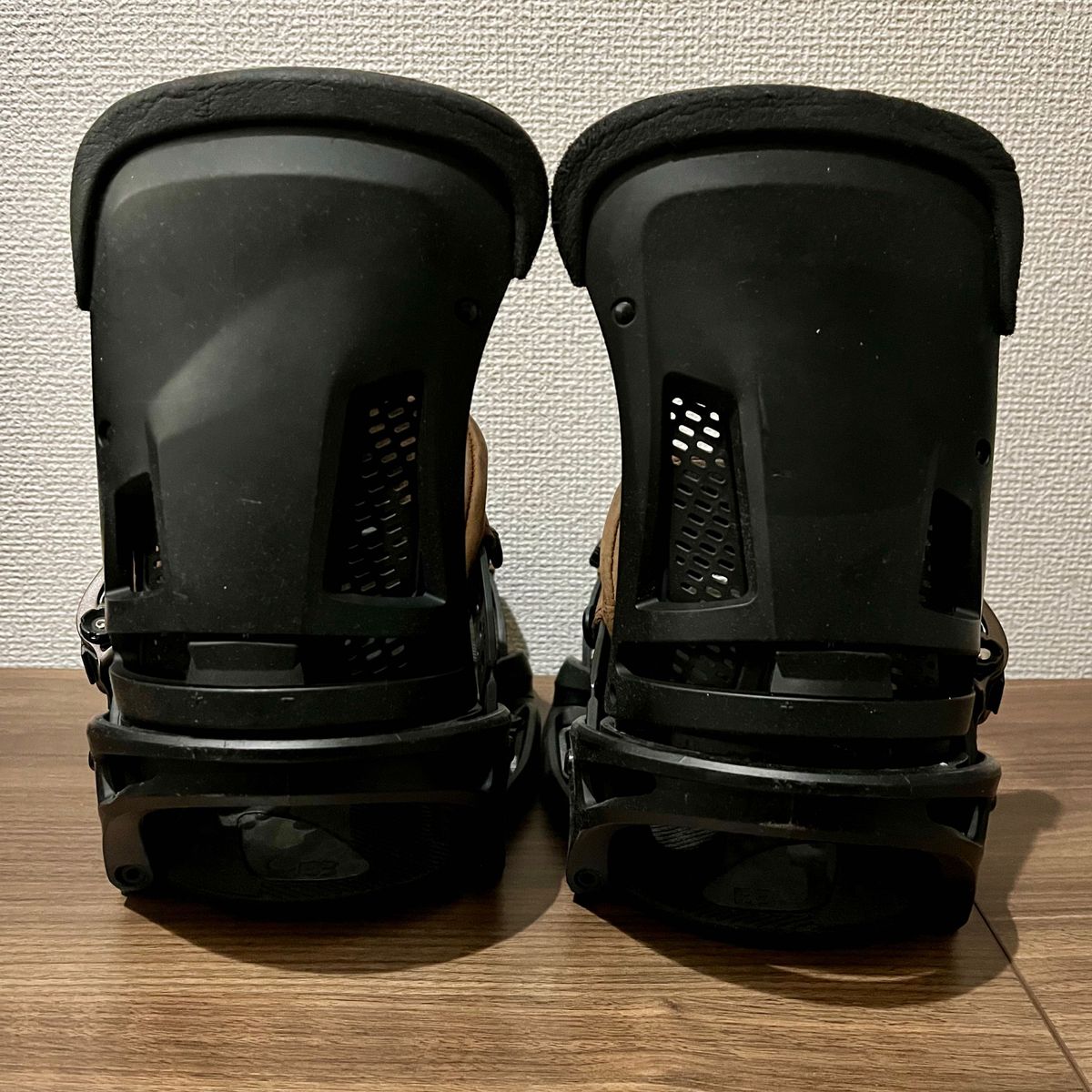 希少】BURTON MALAVITA × RED WING LEATHER Mサイズ マラビータ 希少】BURTON MALAVITA × RED WING LEATHER Mサイズ マラビータ