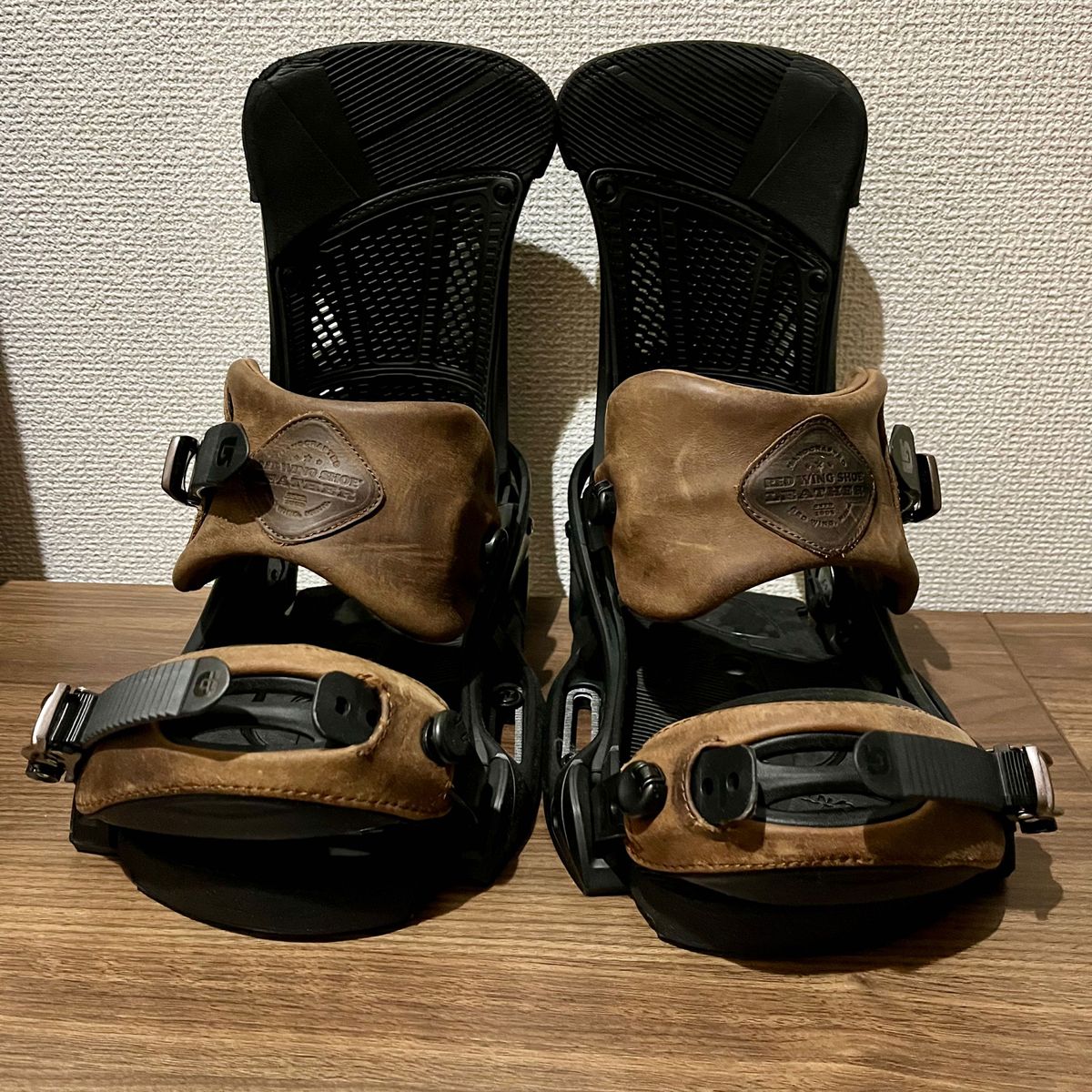 希少】BURTON MALAVITA × RED WING LEATHER Mサイズ マラビータ 希少】BURTON MALAVITA × RED WING LEATHER Mサイズ マラビータ