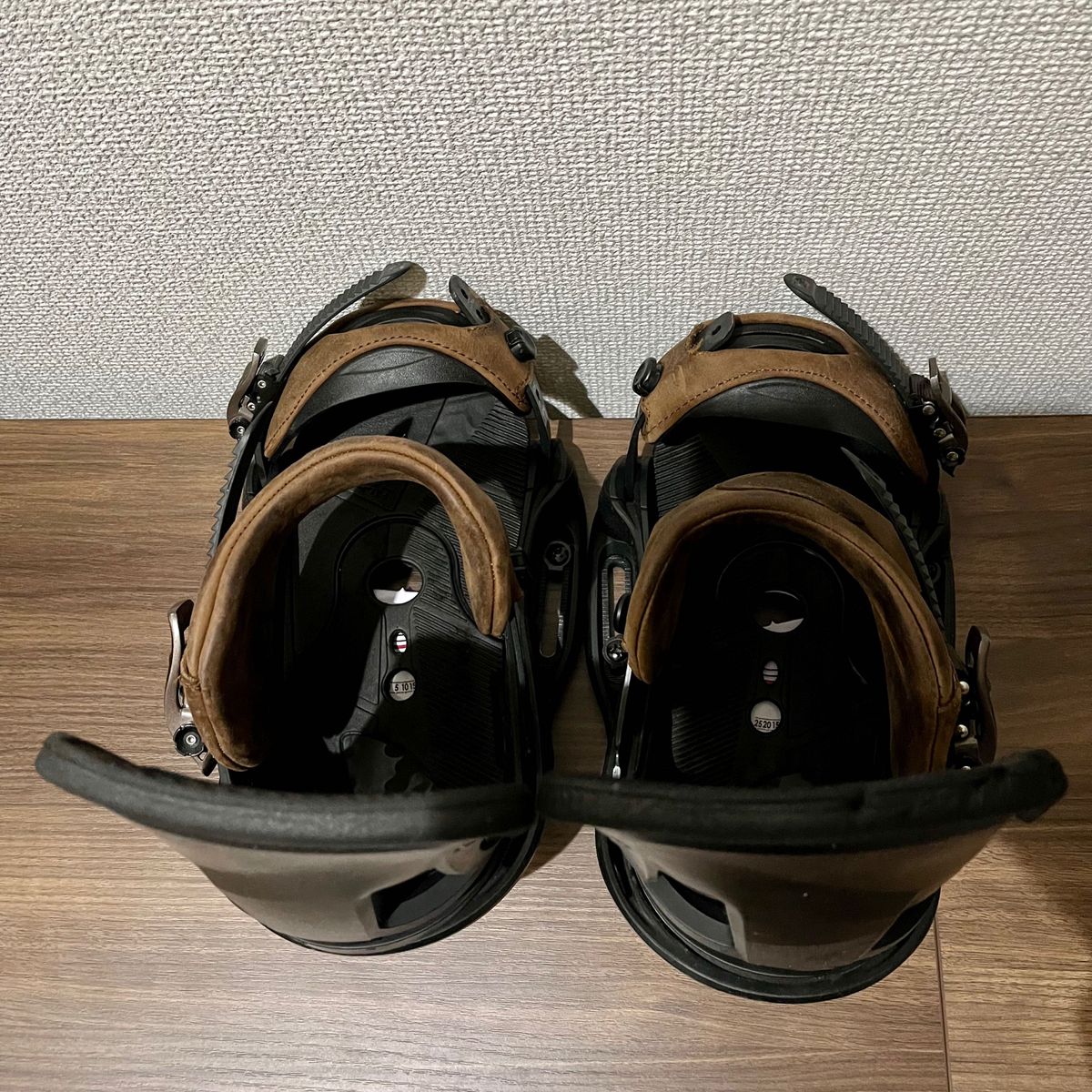 希少】BURTON MALAVITA × RED WING LEATHER Mサイズ マラビータ 希少】BURTON MALAVITA × RED WING LEATHER Mサイズ マラビータ