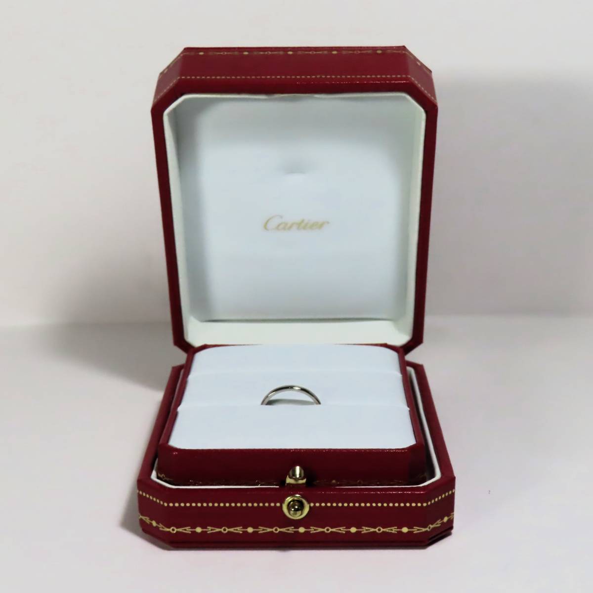 新品同様 美品 CARTIER 1895 WEDDING BAND カルティエ 1895 新品同様 美品 CARTIER 1895 WEDDING BAND カルティエ 1895