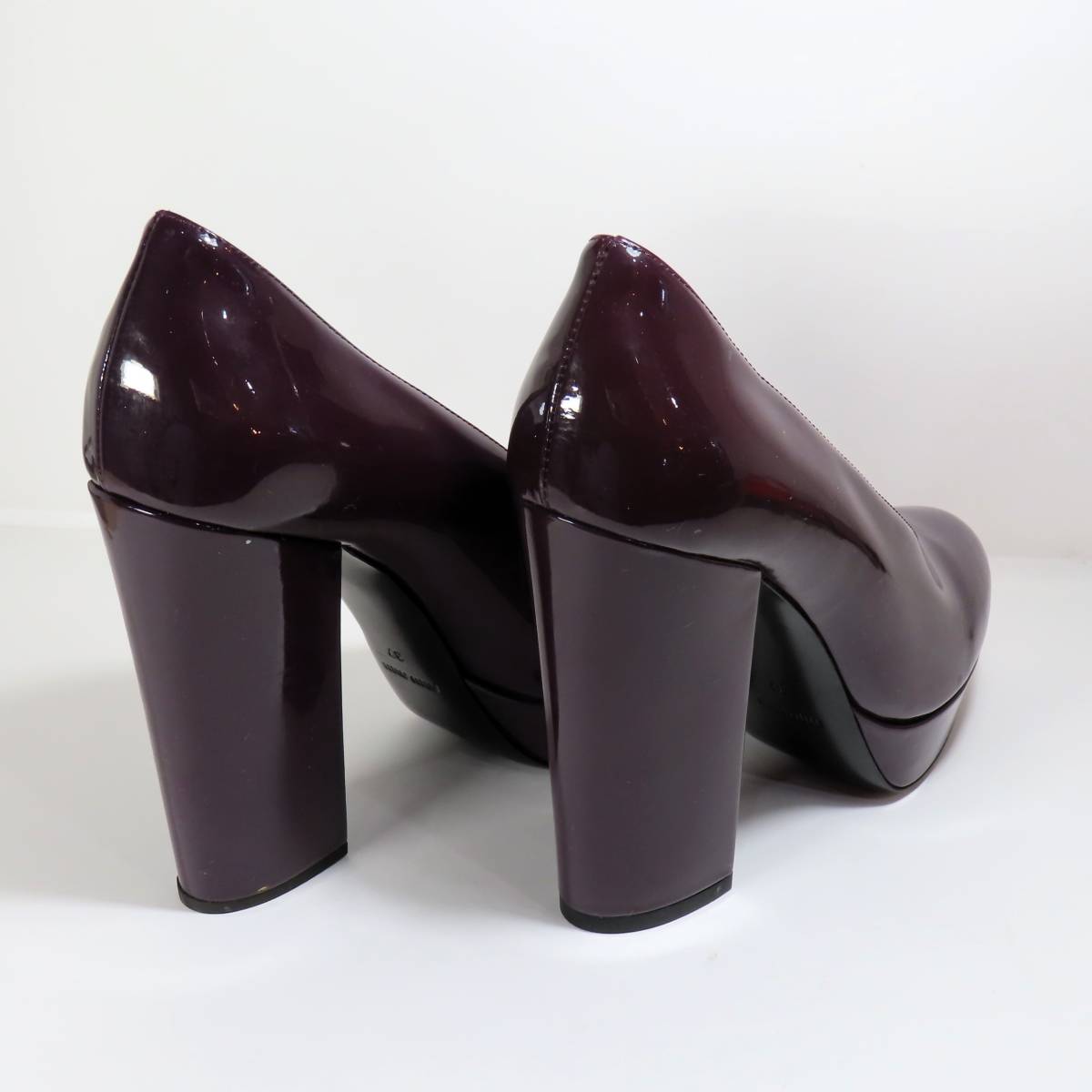 美品 miu miu ミュウミュウ パンプス 37 24cm エナメル パープル 美品 miu miu ミュウミュウ パンプス 37 24cm エナメル パープル