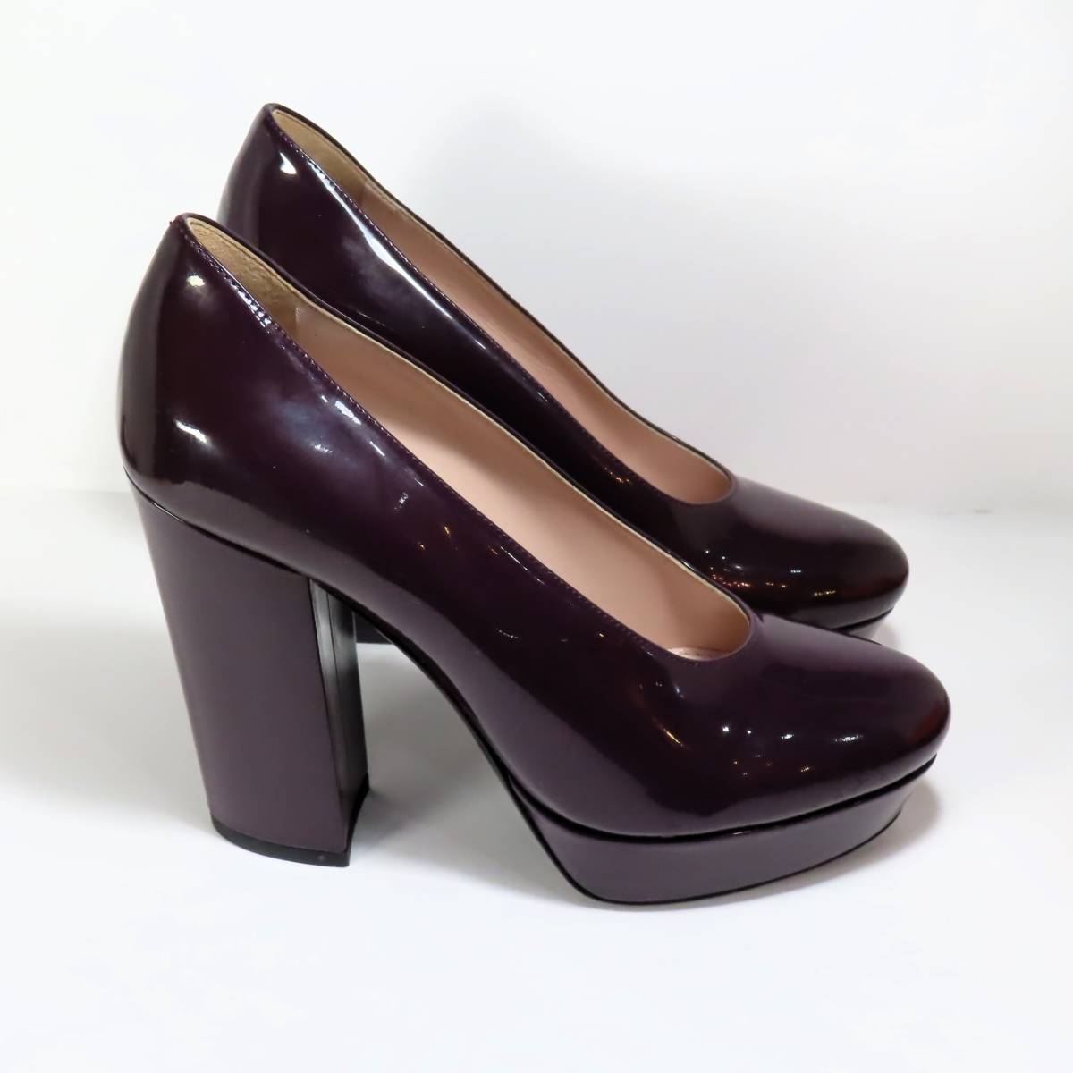 美品 miu miu ミュウミュウ パンプス 37 24cm エナメル パープル 美品 miu miu ミュウミュウ パンプス 37 24cm エナメル パープル