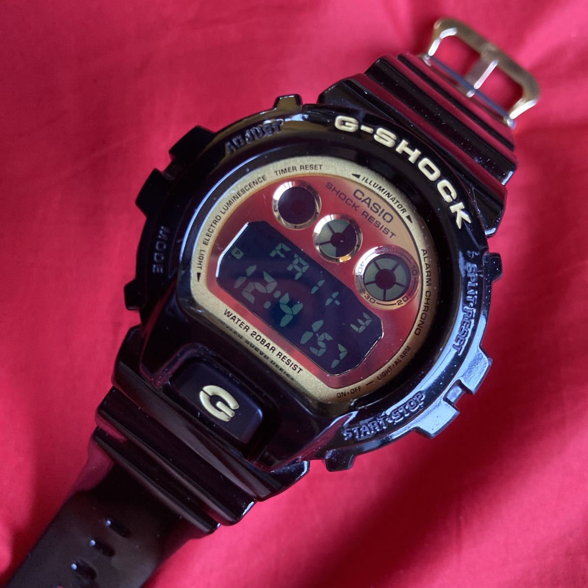 ★即決有★限定 黒色x金色 DW-6900 G-SHOCK 三つ目 DW-6900 反転液晶 Gショック カシオ腕時計 CASIOカシオG-SHOCK DW-6900CB 動作確認済_画像2