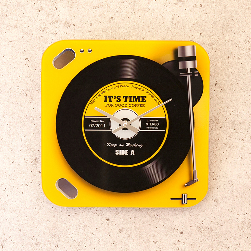 新品 掛け時計 ガラス製 ウォールクロック レコードプレーヤー 黄色 イエロー 時計 掛時計 インテリア 飾り 雑貨 コレクション おしゃれ_画像1