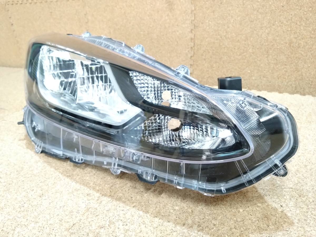 【美品】トヨタ アクア MXPK10 MXPK11 MXPK15 右ヘッドライト LED KOITO コイト 52-335 81105-52N70 打刻印:X4【R5-4577C-O】NT_画像2