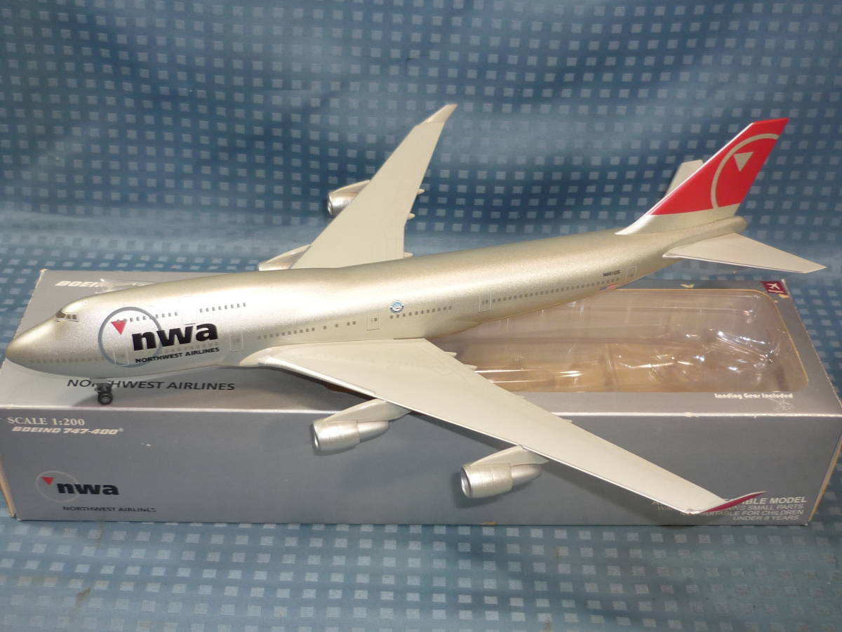 １/200　ボーイング７４７－４００　NWAノースウェスト航空　スタンド欠品　　ホーガン製_画像1